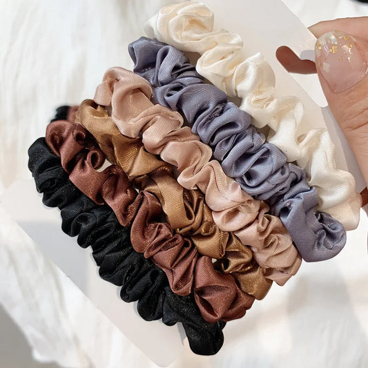 Elegant Minimalist Silk Hair Loop – High-End Faux Leather Ponytail Holder.
