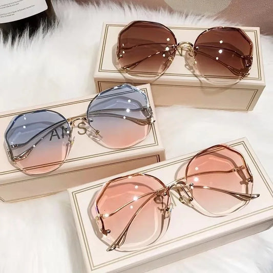 Vintage Square Sunglasses for Women – Stylish Frame UV400 Protection.