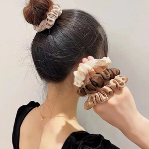 Elegant Minimalist Silk Hair Loop – High-End Faux Leather Ponytail Holder.