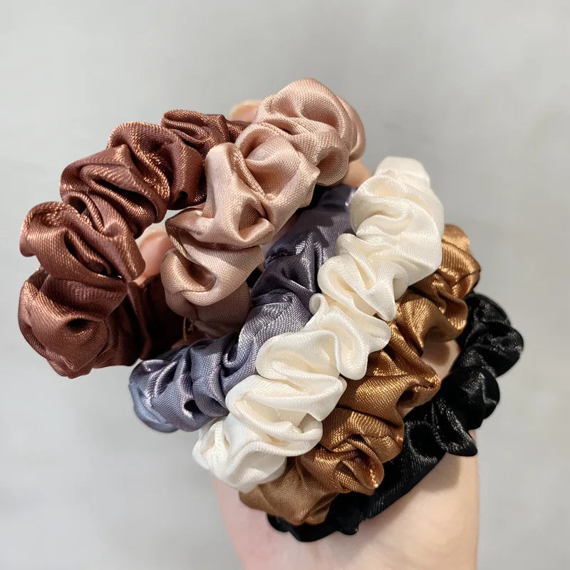 Elegant Minimalist Silk Hair Loop – High-End Faux Leather Ponytail Holder.